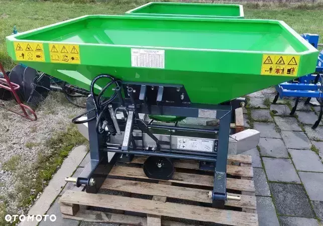 Zdjęcie produktu Rozsiewacz Nawozu RS-600 Langren